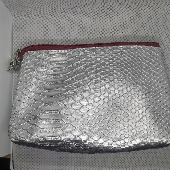 Sisley Makeup Bag Silver Snake Skin - Picture 6 of 6